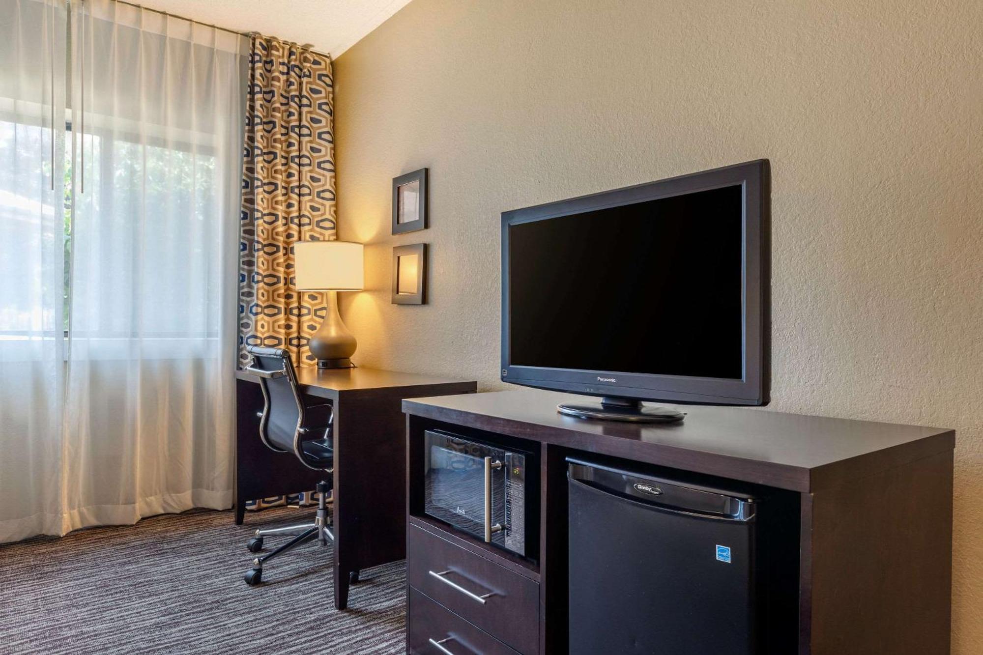 Suburban Studios Arlington Heights Elk Grove Dış mekan fotoğraf
